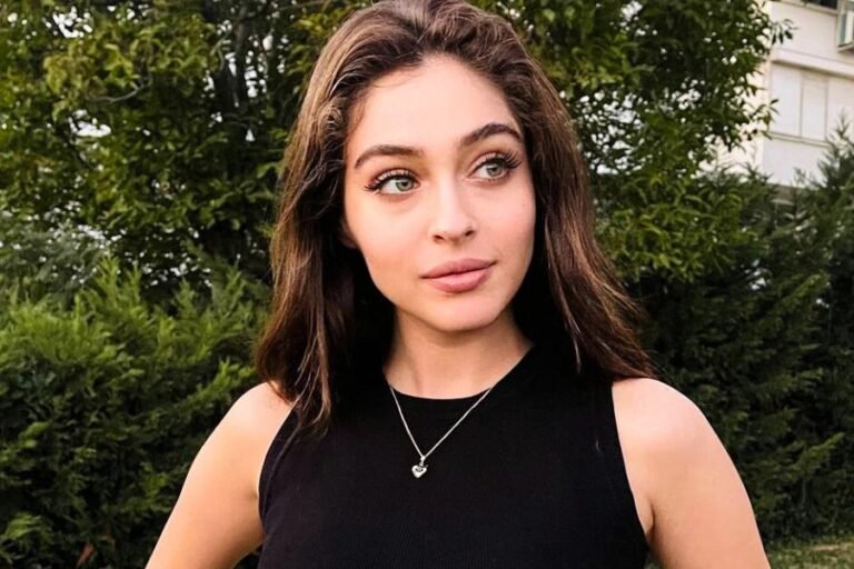 Turkish Actress Cemre Baysel